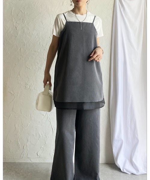 She's Closet（シーズクローゼット）の「裾シアーオーガンジー レイヤード風 キャミソール オールインワン サロペット（サロペット/オーバーオール・レディース・モカ/ブラック/チャコールグレー・FREE）」の11枚目の写真