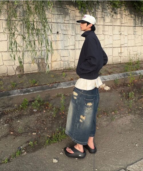 WKNDRS（ウィーキャンドース）の「[KOIN SEOUL] DAMAGED SKULL DENIM SHORTS (DENIM)（その他パンツ・レディース・その他・MEDIUM/LARGE/X-LARGE）」の6枚目の写真