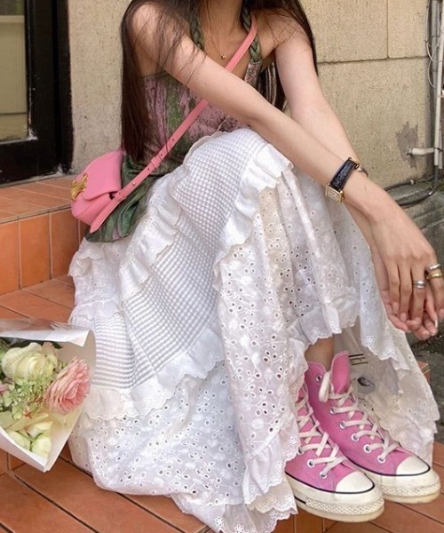 Teem Store(チームストア)の「スカラップレース4段切り替えティアードロングスカート フレアスカート(スカート・レディース・ホワイト・M/S)」の1枚目の写真