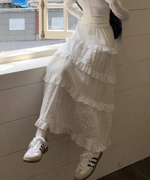 Teem Store(チームストア)の「スカラップレース4段切り替えティアードロングスカート フレアスカート(スカート・レディース・ホワイト・M/S)」の16枚目の写真