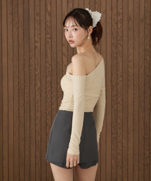 krahe(クレーエ)の「レースドッキングドット柄オフショルダートップス(Tシャツ/カットソー・レディース・ブラック/ベージュ・FREE)」の14枚目の写真