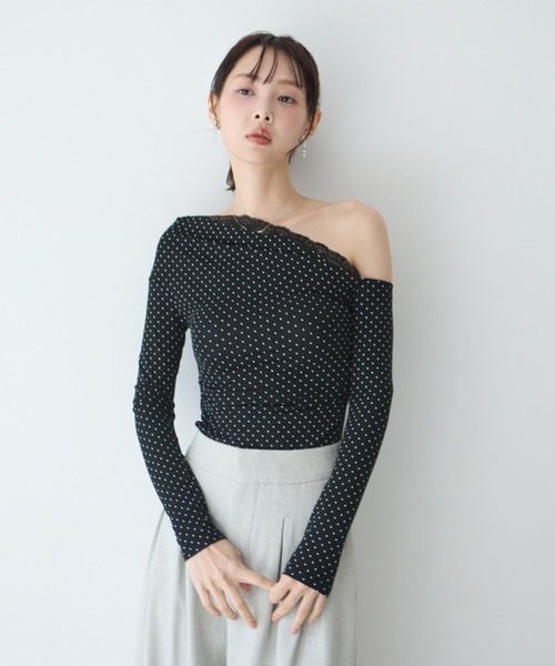 krahe(クレーエ)の「レースドッキングドット柄オフショルダートップス(Tシャツ/カットソー・レディース・ブラック/ベージュ・FREE)」の11枚目の写真