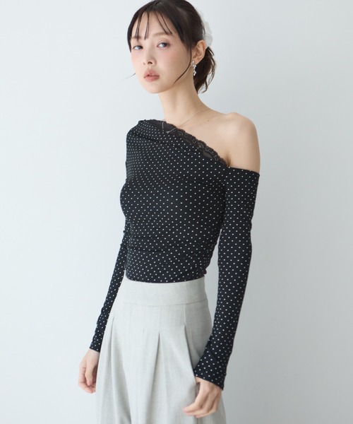 krahe(クレーエ)の「レースドッキングドット柄オフショルダートップス(Tシャツ/カットソー・レディース・ブラック/ベージュ・FREE)」の10枚目の写真