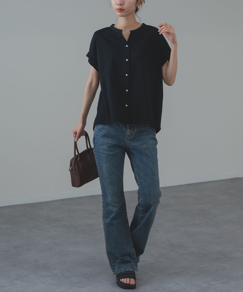 ANNA LUNA(アンナルナ)の「【ANNA LUNA】パールボタン が映える 上品 スキッパー 半袖 トップス(Tシャツ/カットソー・レディース・ブラック/ネイビー・MEDIUM)」の10枚目の写真
