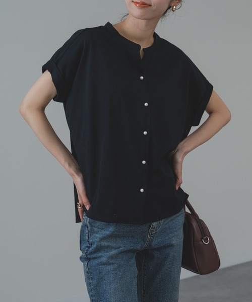 ANNA LUNA(アンナルナ)の「【ANNA LUNA】パールボタン が映える 上品 スキッパー 半袖 トップス(Tシャツ/カットソー・レディース・ブラック/ネイビー・MEDIUM)」の13枚目の写真