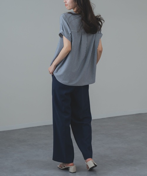 ANNA LUNA(アンナルナ)の「【ANNA LUNA】パールボタン が映える 上品 スキッパー 半袖 トップス(Tシャツ/カットソー・レディース・ブラック/ネイビー・MEDIUM)」の8枚目の写真