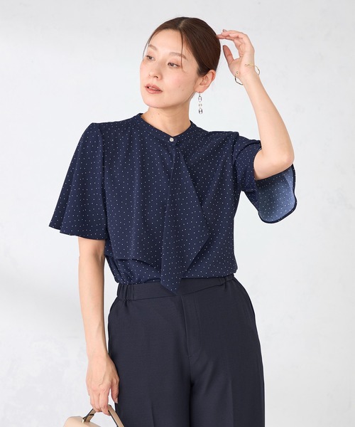 GALLORIA(ギャローリア)の「【UVカット・洗濯機で洗える】アシメラッフルブラウス(シャツ/ブラウス・レディース・オフホワイト/ネイビー/コーラル・S/M/LL/L)」の3枚目の写真