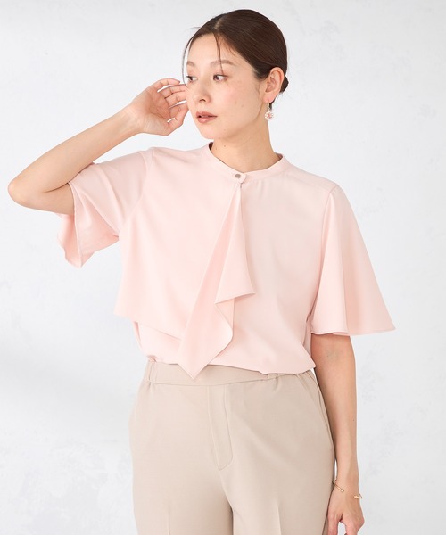 GALLORIA(ギャローリア)の「【UVカット・洗濯機で洗える】アシメラッフルブラウス(シャツ/ブラウス・レディース・オフホワイト/ネイビー/コーラル・S/M/LL/L)」の1枚目の写真