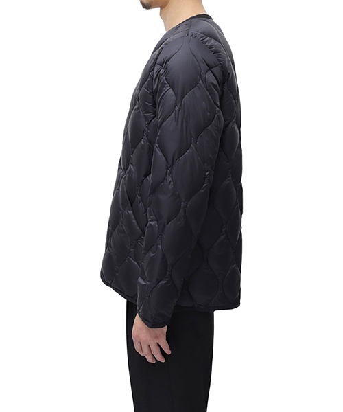 TAION（タイオン）の「TAION / タイオン：MILITARY V NECK W-ZIP DOWN JKT(SOFT SHELL)：TAION-101ALSZML-1[AST]（ダウンジャケット/コート・メンズ・ブラック・M/L）」の9枚目の写真