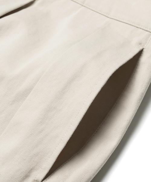 CONNECT KINLOCH（コネクトキンロック）の「ボリュームプリーツバミューダパンツ[ベージュ]（その他パンツ・メンズ・Beige・SMALL/MEDIUM/LARGE）」の4枚目の写真