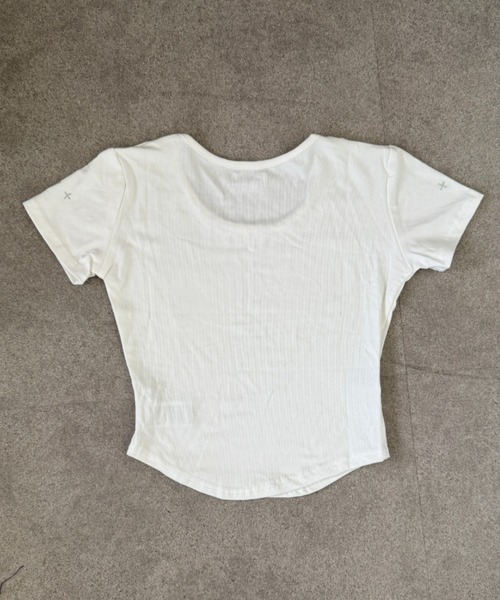 lilful（リルフル）の「【26年春夏新作】ラインストーンUネックスリム半袖Tシャツ（Tシャツ/カットソー・レディース・ブラック/ホワイト・M/S）」の17枚目の写真