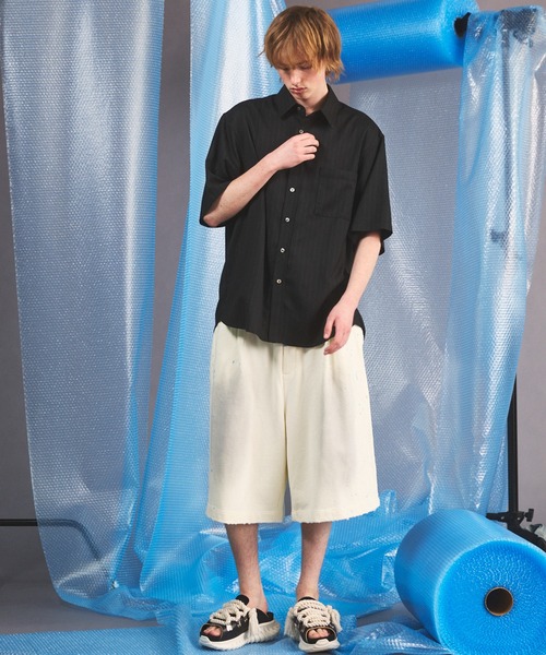 MAISON SPECIAL(メゾンスペシャル)の「《UNISEX》Airy Striped Gabardine Prime-Over Short-sleeved Shirt/エアリーストライプギャバジンプライムオーバーショートスリーブシャツ【MAISON SPECIAL/メゾンスペシャル】■セットアップ対応■(シャツ/ブラウス・メンズ・チャコールグレー/グレイッシュベージュ/ブラック・2/1/0)」の6枚目の写真