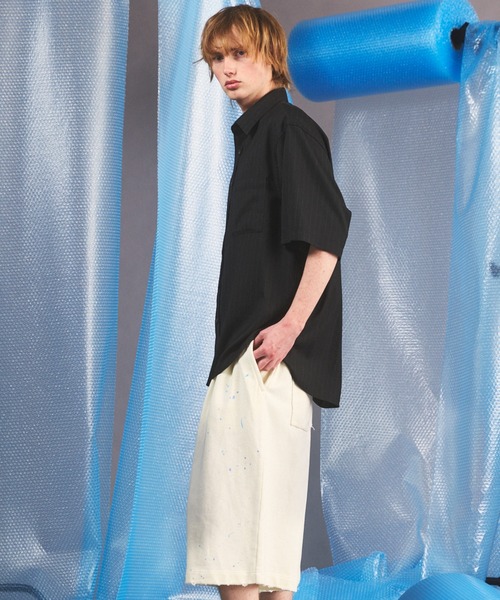 MAISON SPECIAL(メゾンスペシャル)の「《UNISEX》Airy Striped Gabardine Prime-Over Short-sleeved Shirt/エアリーストライプギャバジンプライムオーバーショートスリーブシャツ【MAISON SPECIAL/メゾンスペシャル】■セットアップ対応■(シャツ/ブラウス・メンズ・チャコールグレー/グレイッシュベージュ/ブラック・2/1/0)」の14枚目の写真