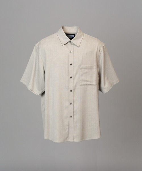 MAISON SPECIAL(メゾンスペシャル)の「《UNISEX》Airy Striped Gabardine Prime-Over Short-sleeved Shirt/エアリーストライプギャバジンプライムオーバーショートスリーブシャツ【MAISON SPECIAL/メゾンスペシャル】■セットアップ対応■(シャツ/ブラウス・メンズ・チャコールグレー/グレイッシュベージュ/ブラック・2/1/0)」の17枚目の写真