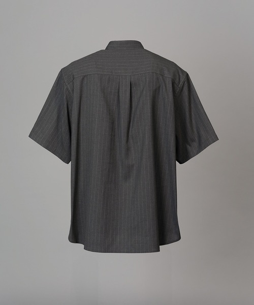 MAISON SPECIAL(メゾンスペシャル)の「《UNISEX》Airy Striped Gabardine Prime-Over Short-sleeved Shirt/エアリーストライプギャバジンプライムオーバーショートスリーブシャツ【MAISON SPECIAL/メゾンスペシャル】■セットアップ対応■(シャツ/ブラウス・メンズ・チャコールグレー/グレイッシュベージュ/ブラック・2/1/0)」の20枚目の写真