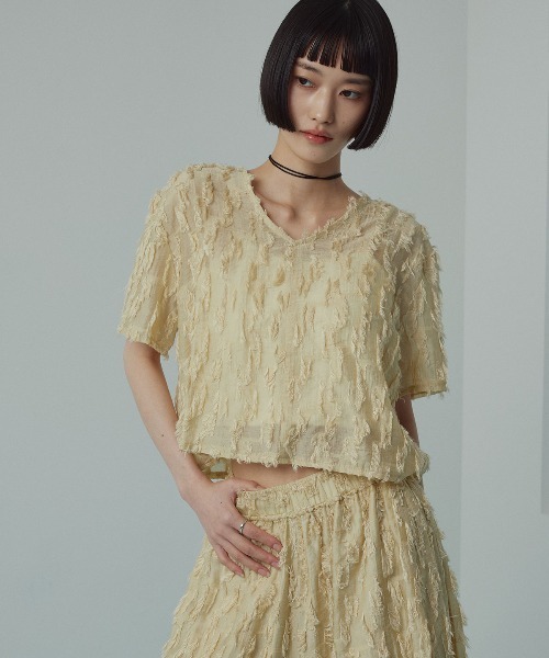 W:Huku(フーク)の「【W:Huku / コットンフリンジジャガード】Vネック 半袖 トップス ハーフスリーブ / Cotton Fringe Jacquard V-Neck Top(シャツ/ブラウス・レディース・イエロー系その他/ブラック/ホワイト・FREE)」の1枚目の写真
