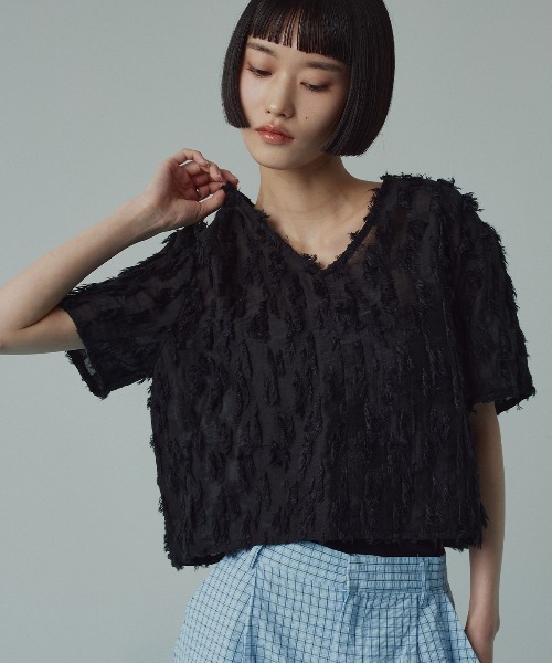 W:Huku(フーク)の「【W:Huku / コットンフリンジジャガード】Vネック 半袖 トップス ハーフスリーブ / Cotton Fringe Jacquard V-Neck Top(シャツ/ブラウス・レディース・イエロー系その他/ブラック/ホワイト・FREE)」の3枚目の写真