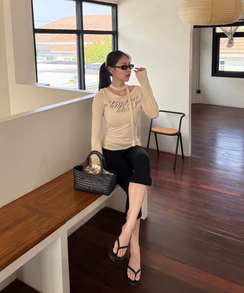 LETERIE(レテリー)の「LETTERING OFF-SHOULDER TIE LONG SLEEVE_GREY(Tシャツ/カットソー・レディース・ライトグレー・FREE)」の5枚目の写真