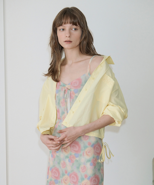 SINOON（シヌーン）の「2-Way Drawstring Crop Shirt (Yellow)（シャツ/ブラウス・レディース・イエロー・FREE）」の2枚目の写真