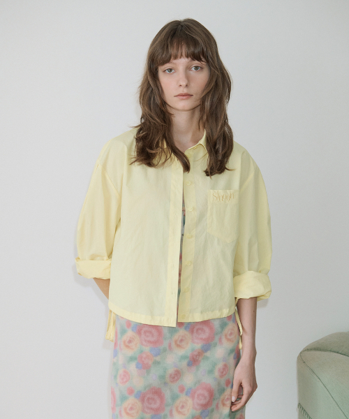 SINOON（シヌーン）の「2-Way Drawstring Crop Shirt (Yellow)（シャツ/ブラウス・レディース・イエロー・FREE）」の3枚目の写真