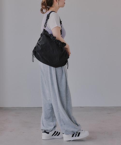 210nouve（トゥージュヌーブ）の「コード ストラップ カラー ショルダーバッグ（ショルダーバッグ・レディース・イエロー/ピンク/ブラック/グレー・FREE）」の13枚目の写真
