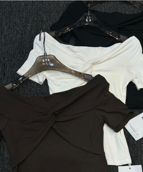 NoBelle(ノベル)の「フロントリボン風トップス クラシカルエルフカットソーオフショルダー(Tシャツ/カットソー・レディース・ホワイト/ブラウン/グレー/ブラック・FREE)」の11枚目の写真