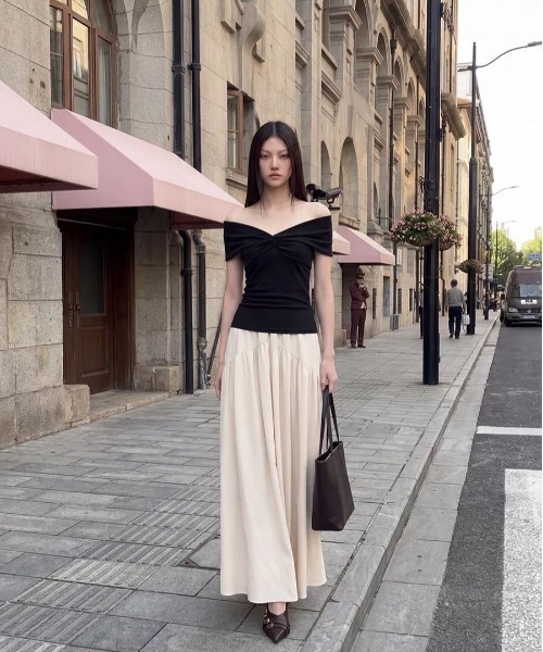 NoBelle(ノベル)の「フロントリボン風トップス クラシカルエルフカットソーオフショルダー(Tシャツ/カットソー・レディース・ホワイト/ブラウン/グレー/ブラック・FREE)」の6枚目の写真