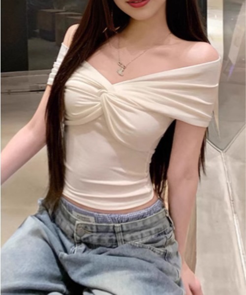 NoBelle(ノベル)の「フロントリボン風トップス クラシカルエルフカットソーオフショルダー(Tシャツ/カットソー・レディース・ホワイト/ブラウン/グレー/ブラック・FREE)」の9枚目の写真