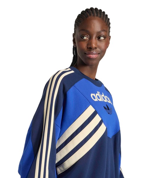 adidas(アディダス)の「adidas GARMENT WASHED GRAPHIC CREW / アディダス ガーメント ウォッシュド グラフィック クルー(スウェット・レディース・ブルー・S/L/M)」の2枚目の写真