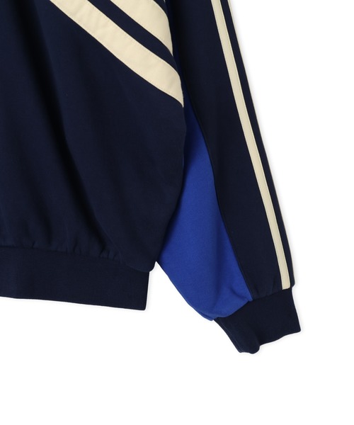 adidas(アディダス)の「adidas GARMENT WASHED GRAPHIC CREW / アディダス ガーメント ウォッシュド グラフィック クルー(スウェット・レディース・ブルー・S/L/M)」の5枚目の写真