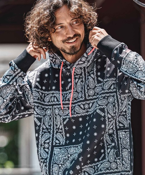felkod(フィルコッド)の「mpa4150- Bandana Print Scuba Hoodie パーカー(F26A020)(パーカー・メンズ・ホワイト×ブラック/ブラック×ホワイト/ネイビー×ホワイト・S/M/L)」の2枚目の写真