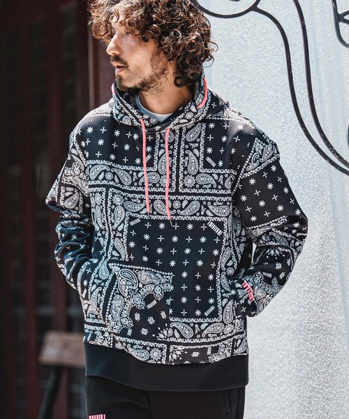 felkod(フィルコッド)の「mpa4150- Bandana Print Scuba Hoodie パーカー(F26A020)(パーカー・メンズ・ホワイト×ブラック/ブラック×ホワイト/ネイビー×ホワイト・S/M/L)」の4枚目の写真