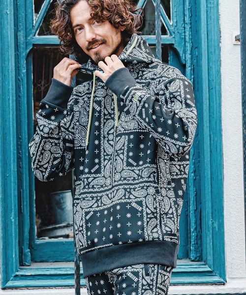 felkod(フィルコッド)の「mpa4150- Bandana Print Scuba Hoodie パーカー(F26A020)(パーカー・メンズ・ホワイト×ブラック/ブラック×ホワイト/ネイビー×ホワイト・S/M/L)」の9枚目の写真