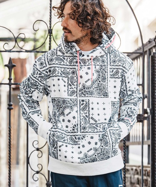 felkod(フィルコッド)の「mpa4150- Bandana Print Scuba Hoodie パーカー(F26A020)(パーカー・メンズ・ホワイト×ブラック/ブラック×ホワイト/ネイビー×ホワイト・S/M/L)」の14枚目の写真
