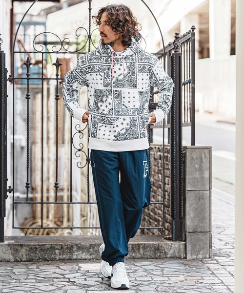 felkod(フィルコッド)の「mpa4150- Bandana Print Scuba Hoodie パーカー(F26A020)(パーカー・メンズ・ホワイト×ブラック/ブラック×ホワイト/ネイビー×ホワイト・S/M/L)」の15枚目の写真