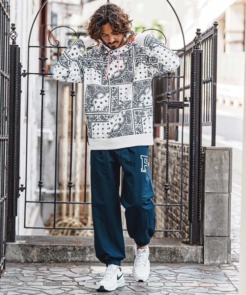 felkod(フィルコッド)の「mpa4150- Bandana Print Scuba Hoodie パーカー(F26A020)(パーカー・メンズ・ホワイト×ブラック/ブラック×ホワイト/ネイビー×ホワイト・S/M/L)」の16枚目の写真