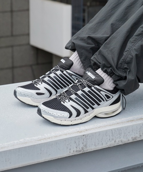 adidas（アディダス）の「adidas/アディダス ADISTAR CONTROL 5 アディスター コントロール 5 レギュラーフィット スニーカー メンズ レディース ユニセックス秋 秋服 2026年秋冬（スニーカー・メンズ・ホワイト/ブラック/グレー・23/24/25/27/28/26.5/27.5/24.5/23.5）」の2枚目の写真