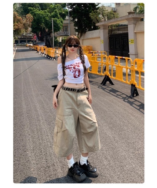 Ritzy(リッツィー)の「カーゴハーフパンツ ルーズ 7 分丈デザイン(カーゴパンツ・レディース・カーキ・M)」の5枚目の写真