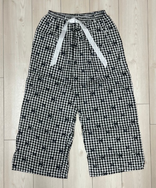 NANEA(ナネア)の「総柄プリント イージーワイドパンツ(その他パンツ・レディース・ホワイト/ブラック/ネイビー・MEDIUM)」の9枚目の写真