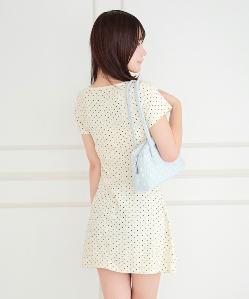 ALLuRing ChaRm(アリュリングチャーム)の「【カップ付き】Round Neck Ribbon Dot Mini Dress / ラウンドネックリボンドットミニワンピース(ワンピース・レディース・ホワイト/ブラック/ネイビー・FREE)」の7枚目の写真