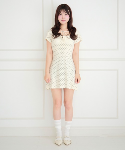 ALLuRing ChaRm(アリュリングチャーム)の「【カップ付き】Round Neck Ribbon Dot Mini Dress / ラウンドネックリボンドットミニワンピース(ワンピース・レディース・ホワイト/ブラック/ネイビー・FREE)」の9枚目の写真