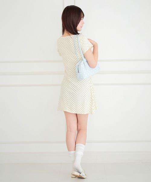 ALLuRing ChaRm(アリュリングチャーム)の「【カップ付き】Round Neck Ribbon Dot Mini Dress / ラウンドネックリボンドットミニワンピース(ワンピース・レディース・ホワイト/ブラック/ネイビー・FREE)」の12枚目の写真