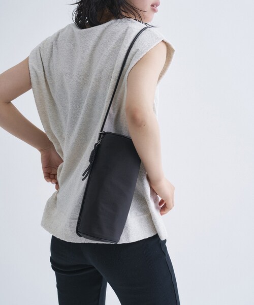 &MyuQ(アンドミューク)の「&MyuQ|MARU NY bag(ショルダーバッグ・レディース・ブラウン系その他/ブラック・00)」の5枚目の写真