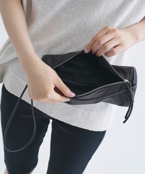 &MyuQ(アンドミューク)の「&MyuQ|MARU NY bag(ショルダーバッグ・レディース・ブラウン系その他/ブラック・00)」の7枚目の写真