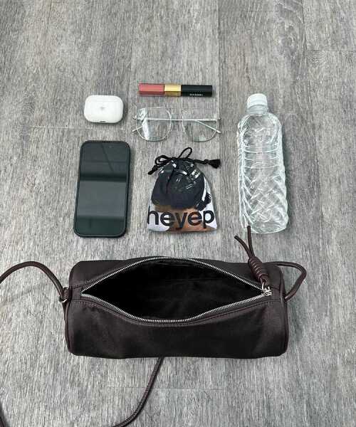 &MyuQ(アンドミューク)の「&MyuQ|MARU NY bag(ショルダーバッグ・レディース・ブラウン系その他/ブラック・00)」の11枚目の写真