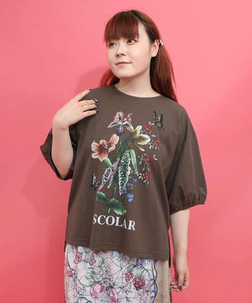 ScoLar(スカラー)の「162703:熱帯花柄 袖ギャザー入りTシャツ(Tシャツ/カットソー・レディース・ブラック/レッド/ブラウン/オフホワイト・M)」の3枚目の写真