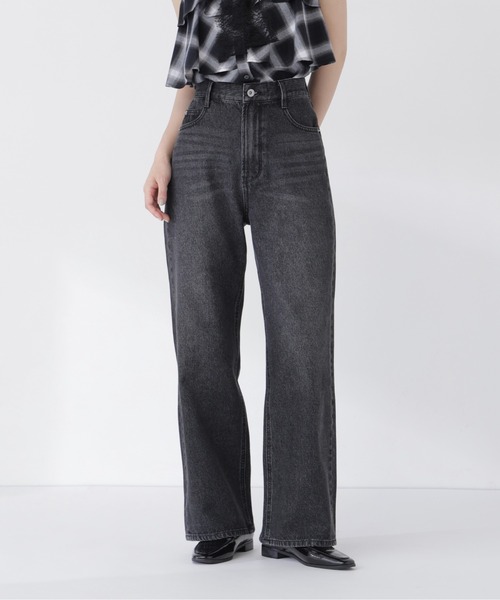 NATURAL BEAUTY BASIC(ナチュラルビューティーベーシック)の「ワイドストレートデニムパンツ(デニムパンツ・レディース・ブラック/ブルー/ライトブルー・X-SMALL/SMALL/MEDIUM/LARGE)」の1枚目の写真