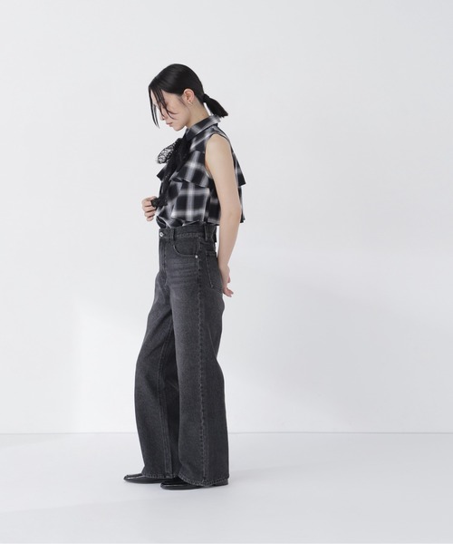 NATURAL BEAUTY BASIC(ナチュラルビューティーベーシック)の「ワイドストレートデニムパンツ(デニムパンツ・レディース・ブラック/ブルー/ライトブルー・X-SMALL/SMALL/MEDIUM/LARGE)」の12枚目の写真
