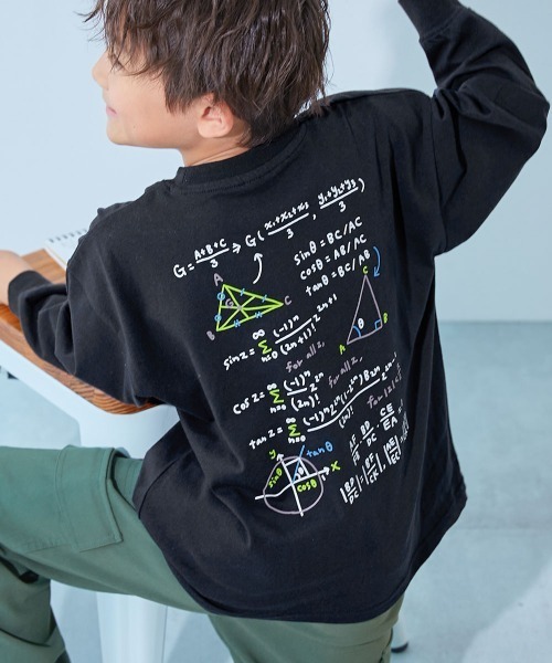 devirock(デビロック)の「綿100% デビラボ BIGシルエット プリント袖リブ 長袖Tシャツ(Tシャツ/カットソー・キッズ・ブラウン系/ブラック系6/ブラック系7/ベージュ系1/ブラック系1/ブラック系3/ブルー系2/ブラック系5/ブルー系4/グレー系1/グレー系3/グレー系4/ブラック系8/グレー系2/ベージュ系2/ブルー系3/グリーン系/ブラック系2/ブルー系1/ブラック系4・160cm/140cm/150cm/130cm/120cm/100cm/110cm/90cm)」の5枚目の写真