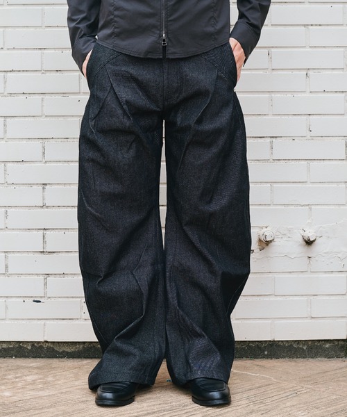 CONZ(コンズ)の「rigid curve leg jeans(デニムパンツ・メンズ・インディゴブルー・2/1/4/3)」の1枚目の写真